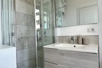 Image de Ampio e Luminoso Appartamento Marina Centro Rimini. A due Passi dal Mare