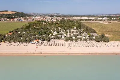 Image de La Risacca Family Camping Village Lodge Comfort Dog fĂĽr 5 Personen