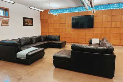 Image de Commercial Loft with oversized living room. Great Location!
