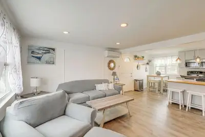 Image de Beachfront Salisbury Retreat w/ Fire Pit & Grill