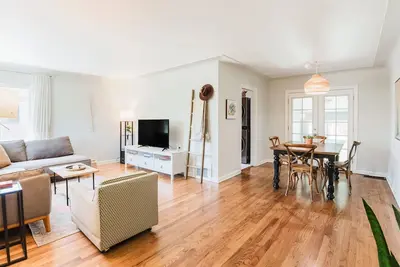 Image de Winona Cottage:5 beds*Garage*Sunroom*2 Kitchens