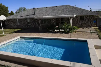 Image de Enchanted Hills House with Pool