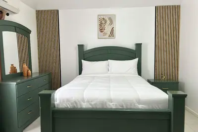 Enzo’s Suite Escape - 5 Mins from Bob Marley Museum