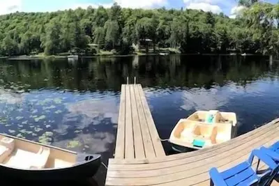 Image de Beautiful Lakefront Algonquin Experience