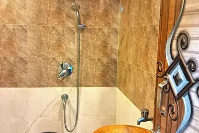 Image de Best hotel in vasant kunj near Igi airport and nearby fortis hospital.