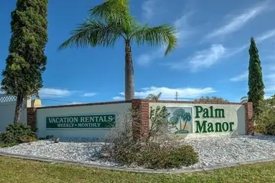 Image de Palm Cottage - Pool and only 5 Minutes to Englewood Beach!