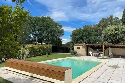 Image de Villa Clôturée Avec Piscine sur un Terrain de 20 Ares Proche D'uzès Historique