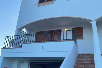 Adosado con Piscina, Vistas al Castillo, pista de Baloncesto con Parque Infantil