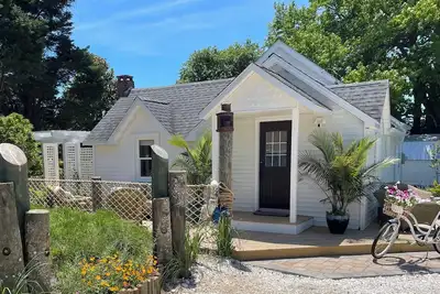 Image de Cottage Bluefish on Chincoteague Island! A cozy island getaway -New Remodel