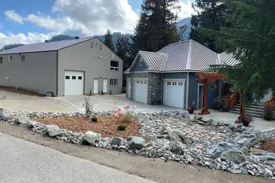 Image de Boulder Suite Studio with hot tub, trail access and easy commuter access.