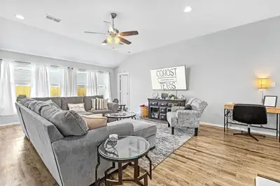 Image de Weekday Winter Deals ~ Near Dyess ~Dogs Ok~ Sleeps 8 ~ 5 Stars ~ Spacious ~Clean