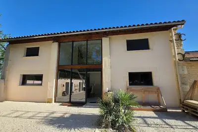 Image de Belle maison rénovée avec goût au calme, au milieu des vignes