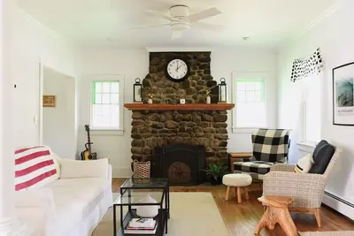 Image de Your home away from home awaits at The Spec House.