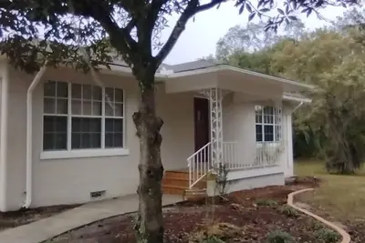 Image de Deco style spacious remodeled house in the heart of Sebring close to everything.