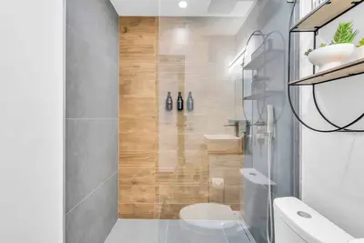 Image de Venice Vibes\nStylish Pool home only 2 miles from beach! In Shark tooth capital!