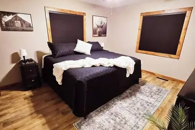 Image de Home in Saginaw Near Ivy Black, Duluth, Cloquet