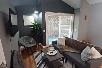 Image de Stylish home, perfect to explore Ottawa