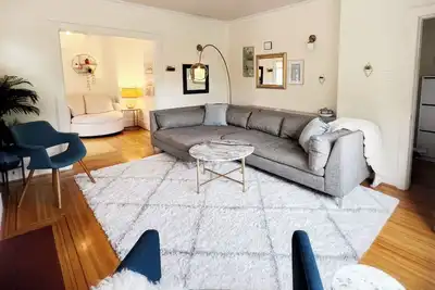 Image de Serene Character Home in Cambie Village