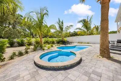 Image de Pvte Htd Pool & Spa by Anna Maria