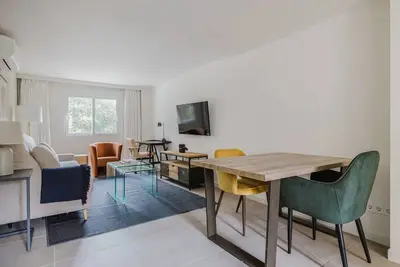 Image de Luxe El Consul - El Romeral 1br, nr Groceries, by Blueground