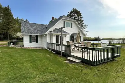 Image de Chain of Lakes Lodge, 4bd with access to 4 Lakes!