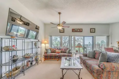 Alto Townhome w/ Deck Near Ski Apache!