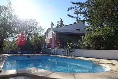 Image de Charmante Villa mit Pool und Altem Baumbestand