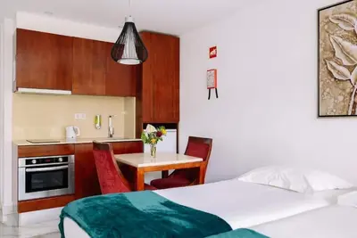 Image de Terrace Room w/ Complimentary Parking - Walk to the Beach | 2 Units