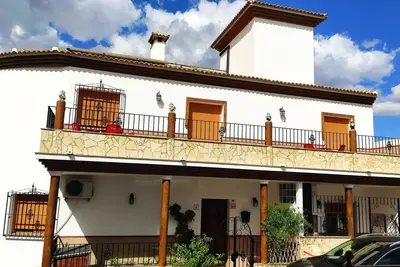 Image de Casa Amplia con Terraza en La Viñuela