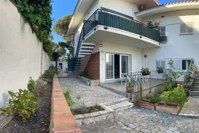 Image de Appartement climatisé 3 minute de la plage la Farella