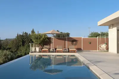 Image de Reflection Villa, with Heated Pool, Close to Sea