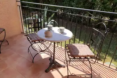Image de Grande Chambre D'hôtes (1) Avec Terrasse au Calme. Animaux de Compagnie Acceptés