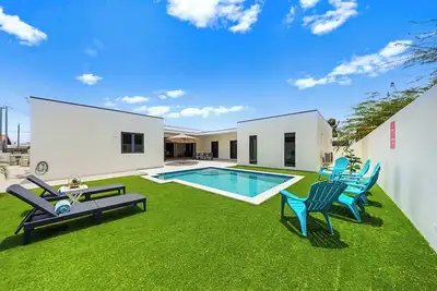 Image de Modern Home *5 minutes to Eagle Beach*