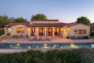 Image de Krisyn Vineyards - Hilltop Views, Pool and Spa