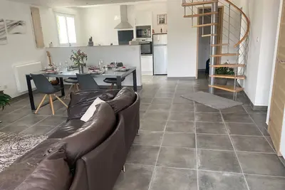 Image de Maison Rénovée Entre Ville et Montagnes, Paisible, Randonnées à 5mn à Pied