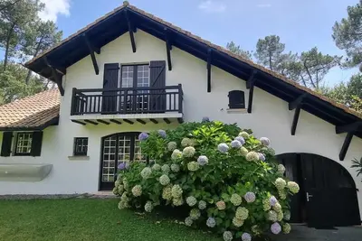 Image de Maison de Charme à Hossegor, Emplacement Calme Idéal Pour les Vacances