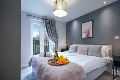 Image de Stylish Apartment - Free Parking - Near CityCentre