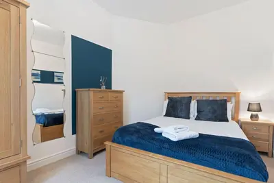 Image de Elton House • Central Location • Sleeps 5 • Free Parking • Fast WiFi • Smart Tv