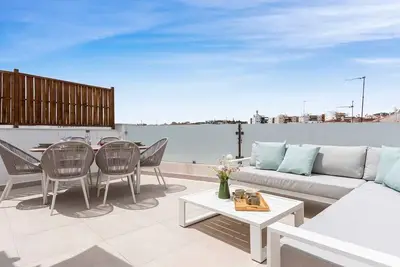 Image de Terrace in Estepona by Costarentals - Ref M46