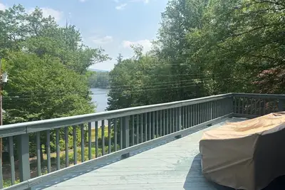 Tranquil Retreat on Lake