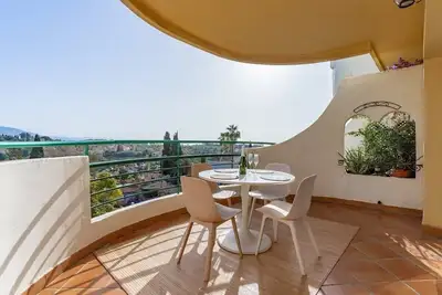 Image de Modern 2-Bedroom Apartment with Stunning Views