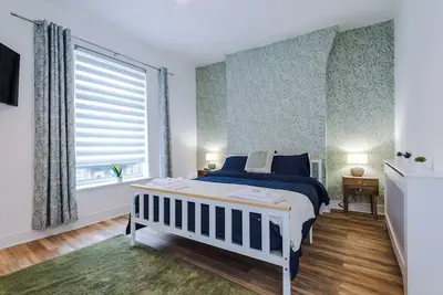 Image de 4 Bed Victorian Home, 15 Mins to City Centre