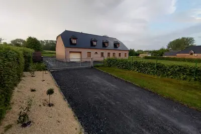 Image de Belle Maison de Campagne au Centre du Village Surplombant la Vallée de L'oise