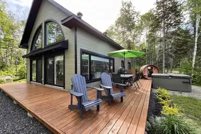 Image de Petite Charlevoix 2 : Spa, Sauna, Vue Montagne