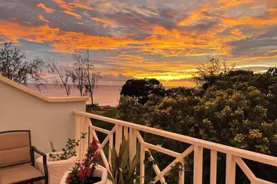 Image de Coastal Serenity - Rooftop Terrace, 1 minute to ocean