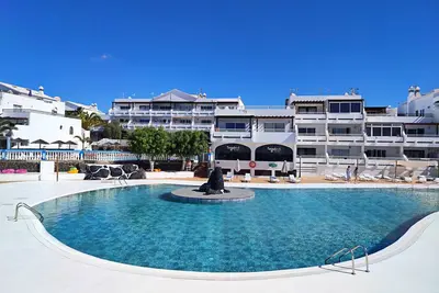 Palmeras Apt - Pool & Terrace - next to Beach