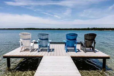 Image de The Way Way Back 3 bedroom waterfront cottage with private dock Tobermory