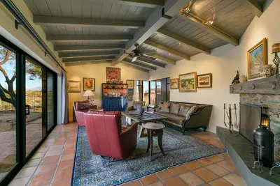 Image de Private Foothills Villa + Panoramic Views + Heated Pool/Spa