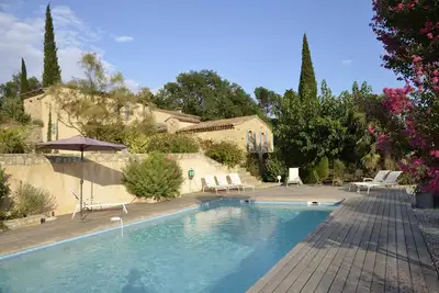 Image de La Tuilière - Bastide en pierres, 10/11 couchages, piscine