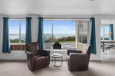 Image de Sandpiper~ Water front on the Netarts Bay ~ unobstructed views. Sleeps 6